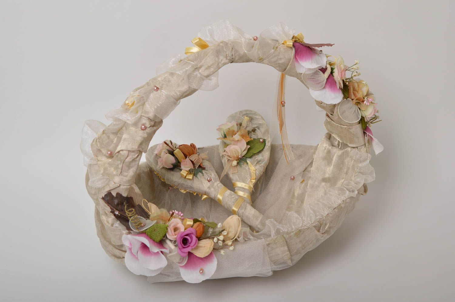 Handmade wedding accessories set flower basket hair brush hand mirror ideas photo 4
