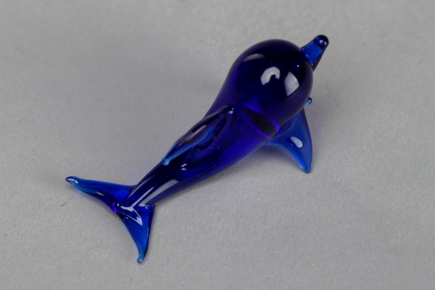 Фигурка дельфина синяя стеклянная ручная работа  фото 3