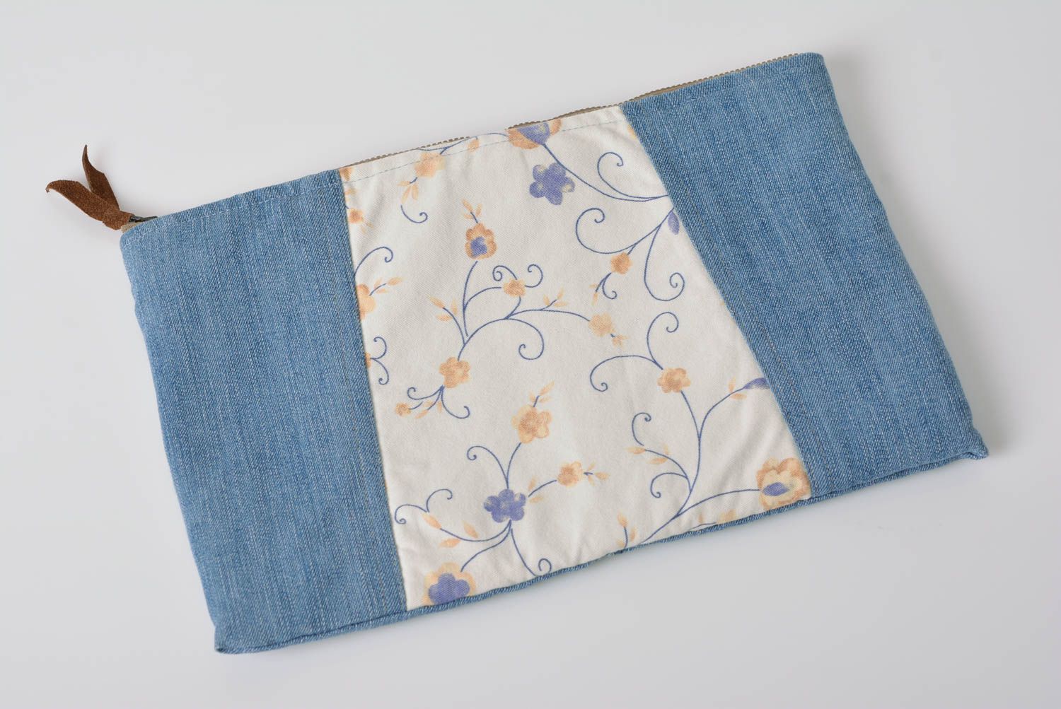 Blaue handgemachte Clutch Tasche aus Stoff für Frauen mit Blumen schön foto 1
