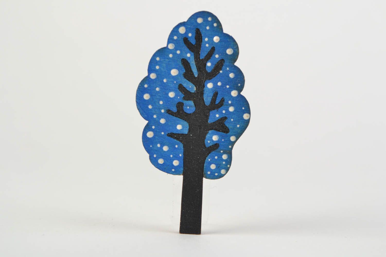 Broche Arbre bleu-noir en bois naturel peinture aux acryliques faite main photo 1