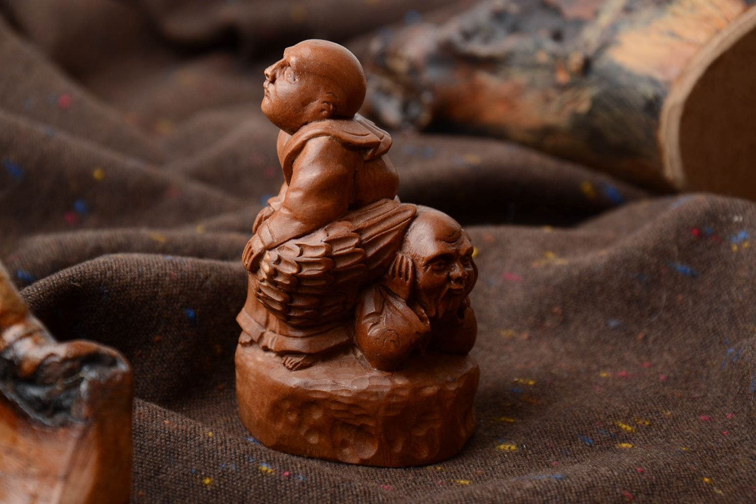 Statuette en bois sculptée miniature faite main photo 1