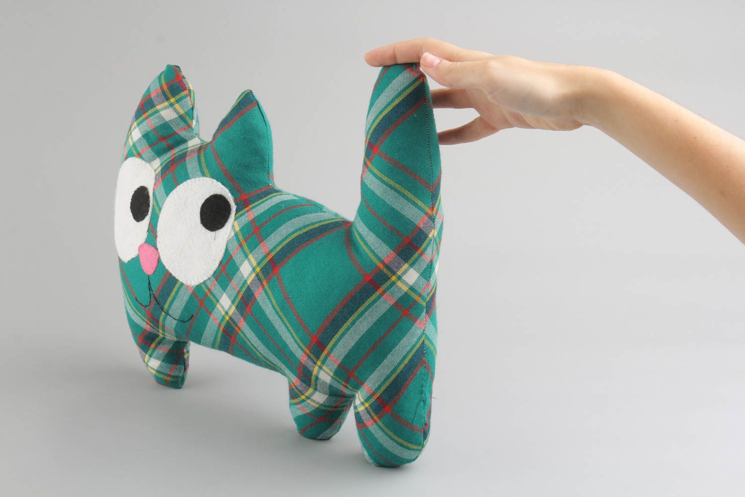 Подушка-игрушка в виде кота фото 1
