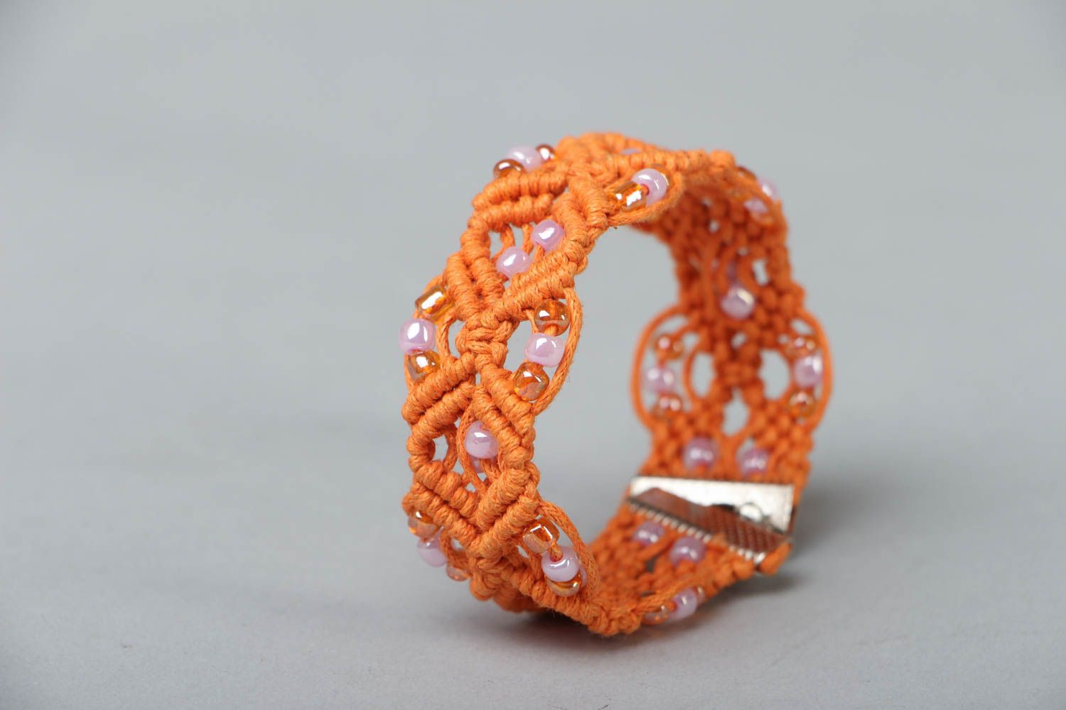 Bracelet tressé orange en macramé fait main  photo 3