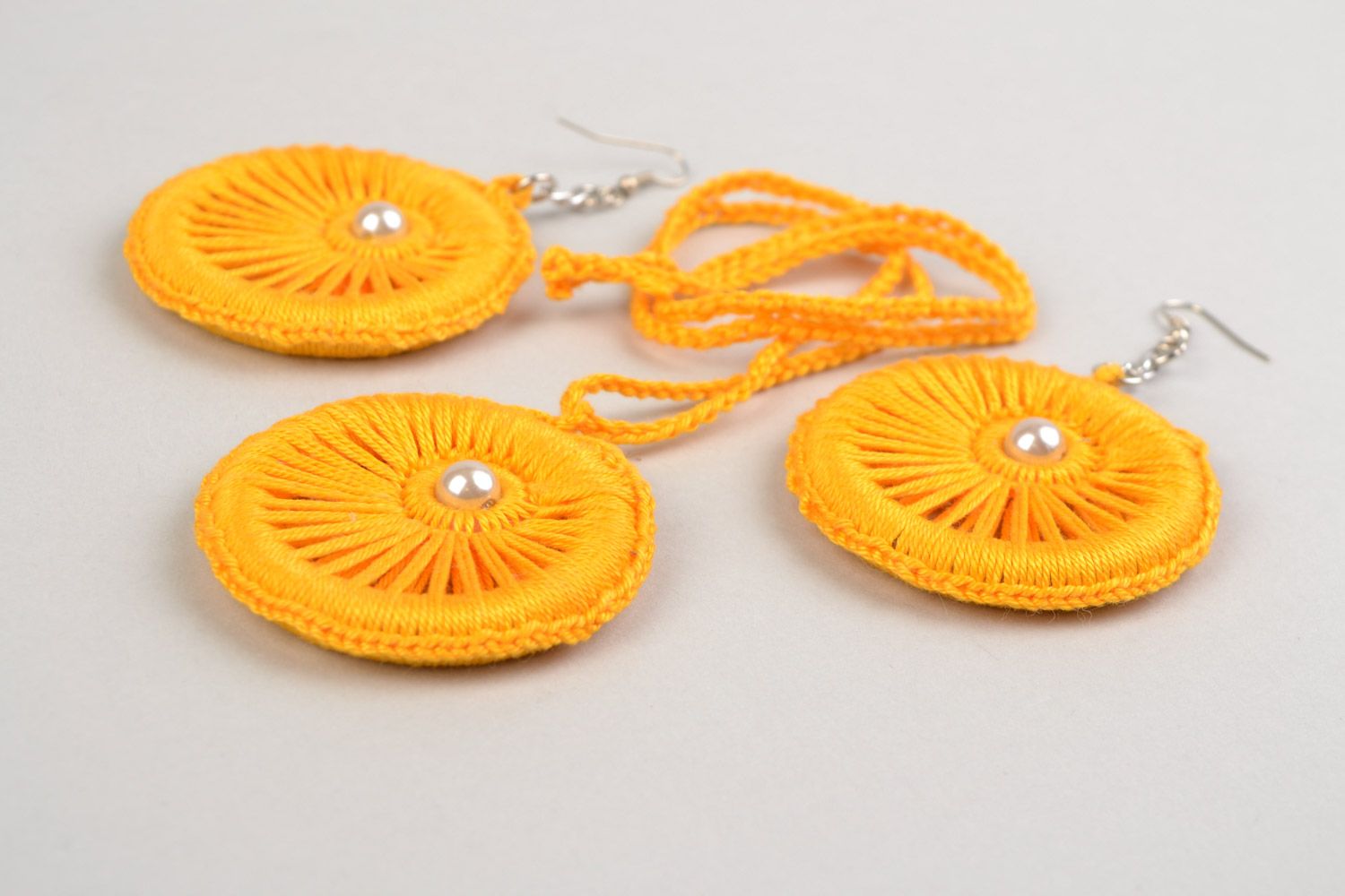 Set of handmade thread woven jewelry bright yellow earrings and pendant 2 items photo 5