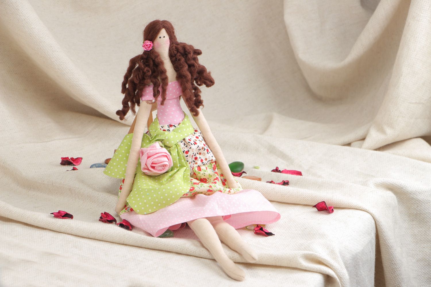 Belle poupée en tissus naturels originale faite à la main Fille Ange rose photo 5