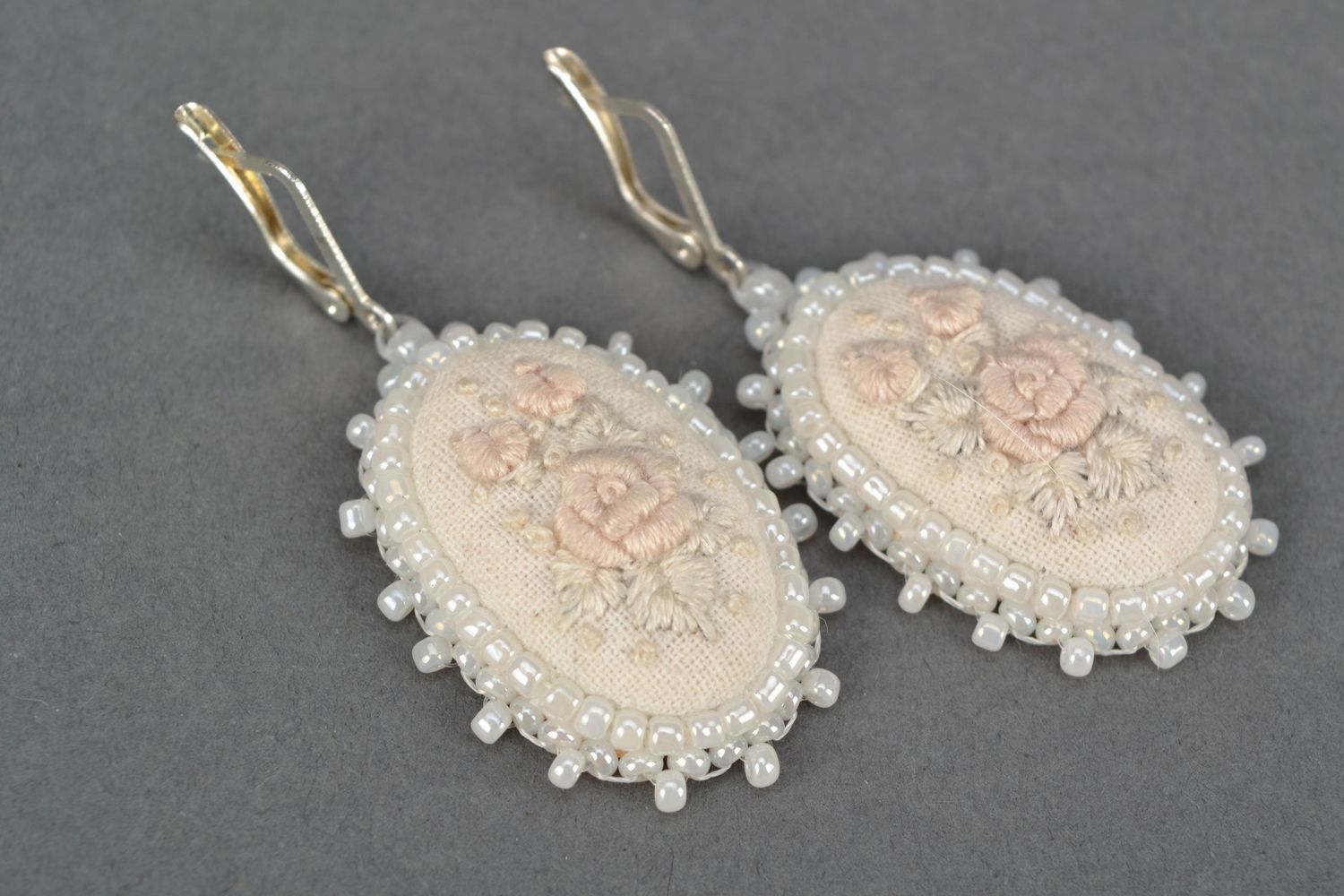 Festive satin stitch embroidered earrings photo 4