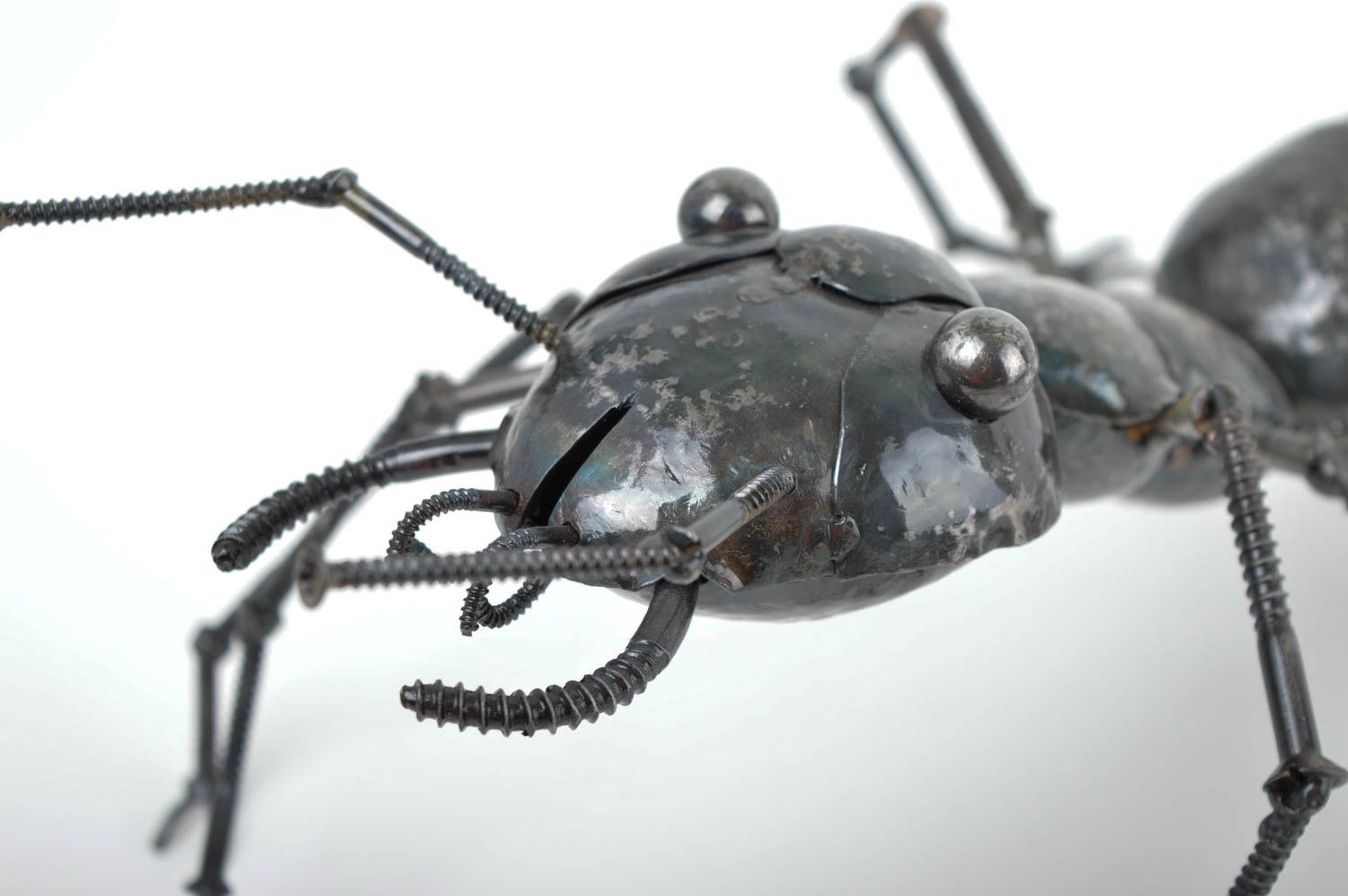 Figurine fourmi faite main Statuette design en métal peinte Déco maison photo 3