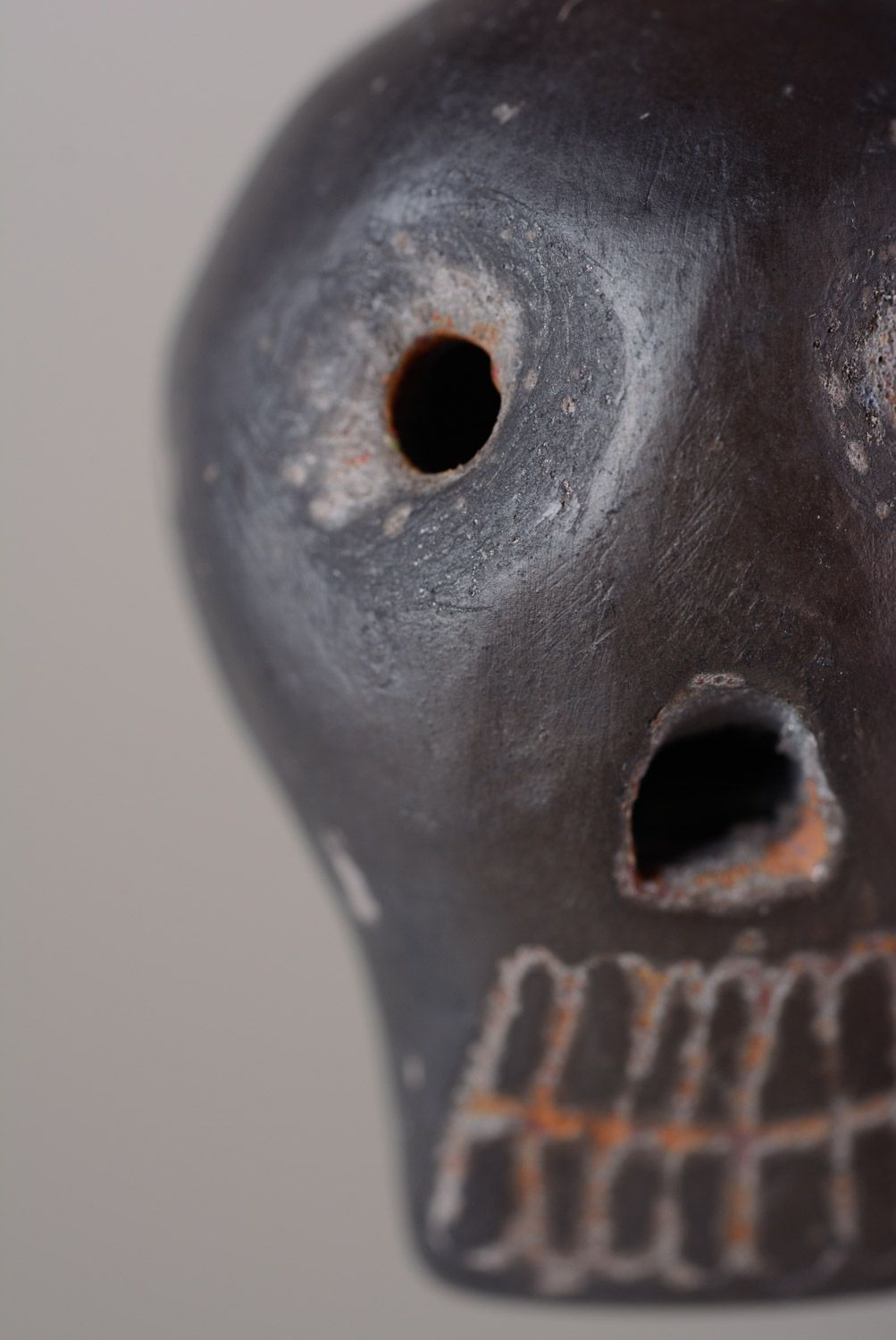 Suspension décorative en argile en forme de crâne faite main cadeau extravagant photo 4