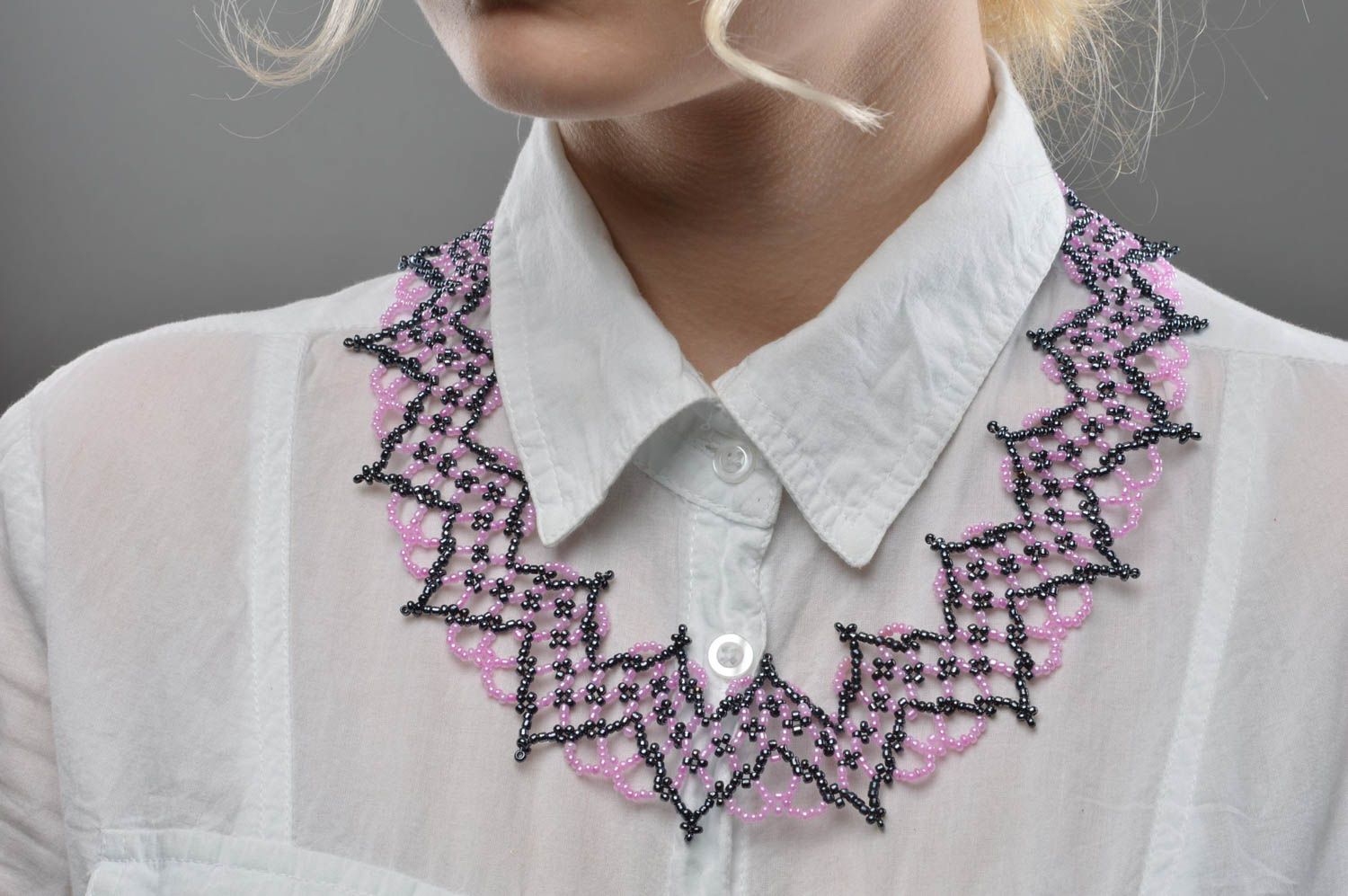 Designer Halskette aus Glasperlen in Lila schön geflochten handmade Collier foto 5