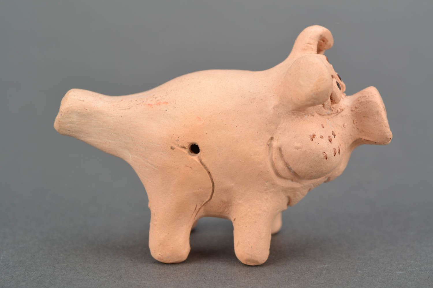 Sifflet en céramique fait main en forme de cochon photo 3