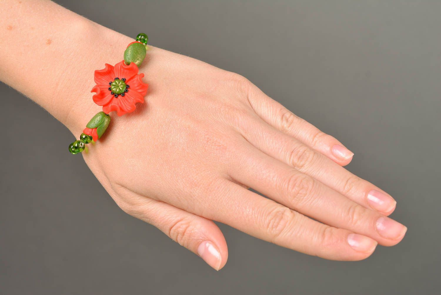 Bracelet en pâte polymère Fleur de pavot rouge perles de verre chaîne fait main photo 3