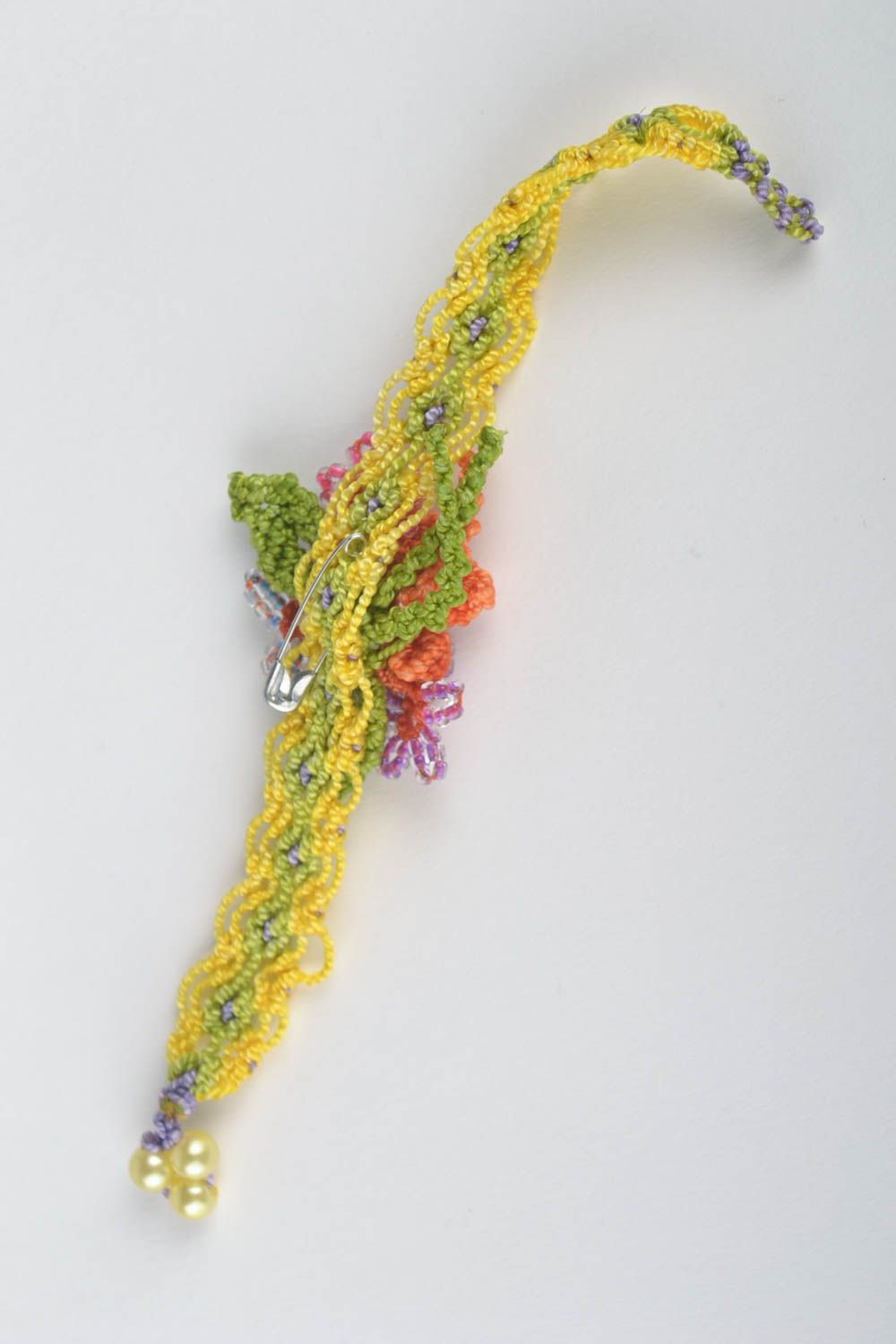 Украшения ручной работы плетеная брошь с цветами и браслет на руку макраме фото 2