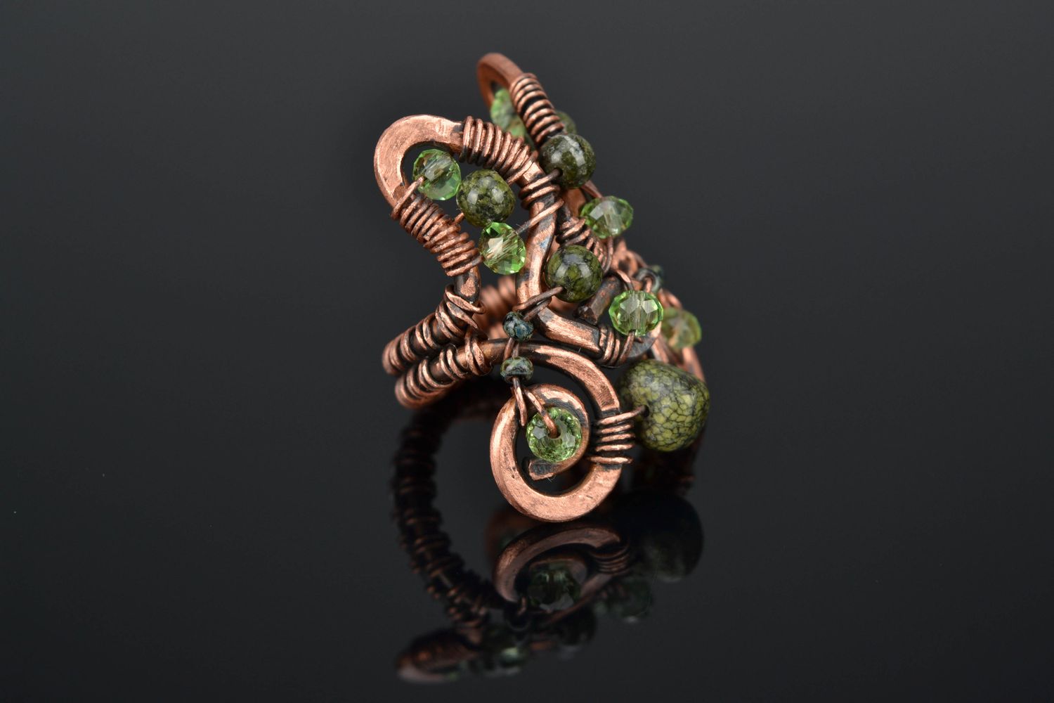 Wire Wrap Ring aus Kupfer mit Schlangenstein foto 1