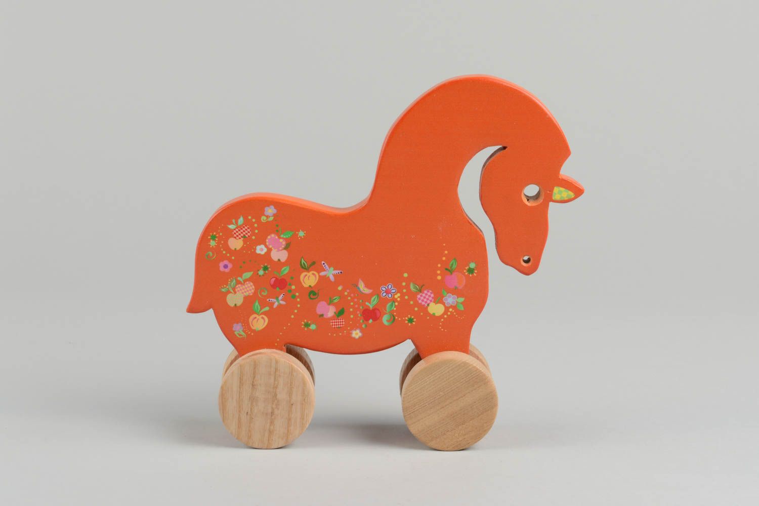 Игрушка ручной работы игрушка из дерева оранжевая лошадка игрушка-каталка фото 2