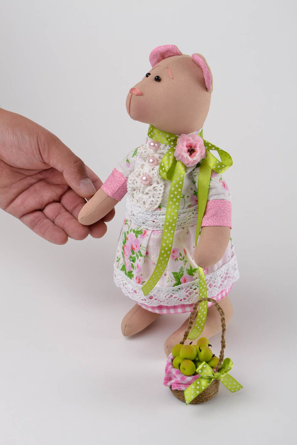 Мягкая игрушка кукла ручной работы в виде мишки оригинальный подарок из ткани фото 2