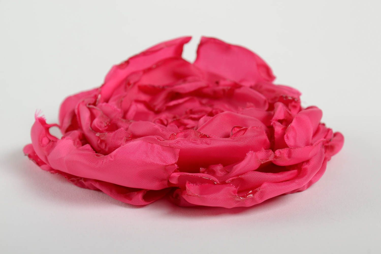 Broche fleur riche Bijou fait main Accessoire femme en rubans roses photo 2