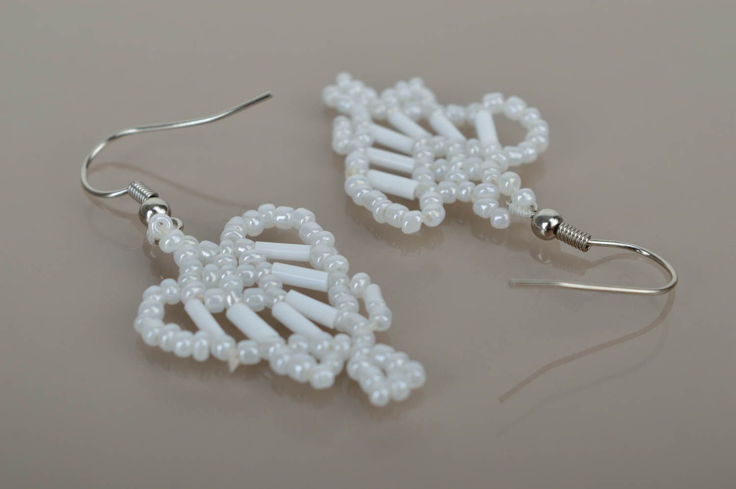 Handmade Designer Schmuck weiße Herzen Damen Ohrringe Accessoire für Frauen foto 4
