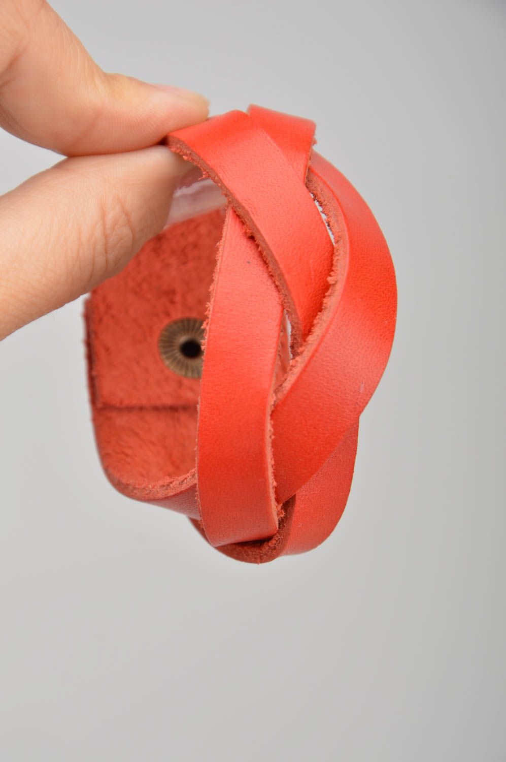 Geflochtenes künstlerisches rotes Armband aus Leder handmade Schmuck für Frauen foto 3