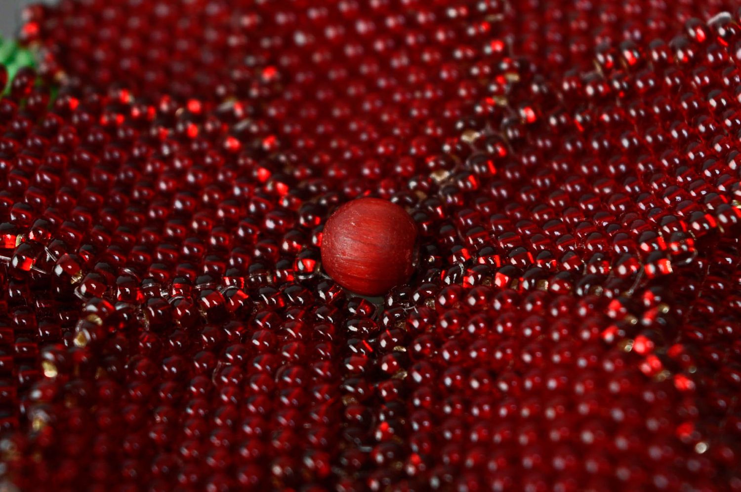 Grande broche en perles de rocailles fleur rouge photo 4