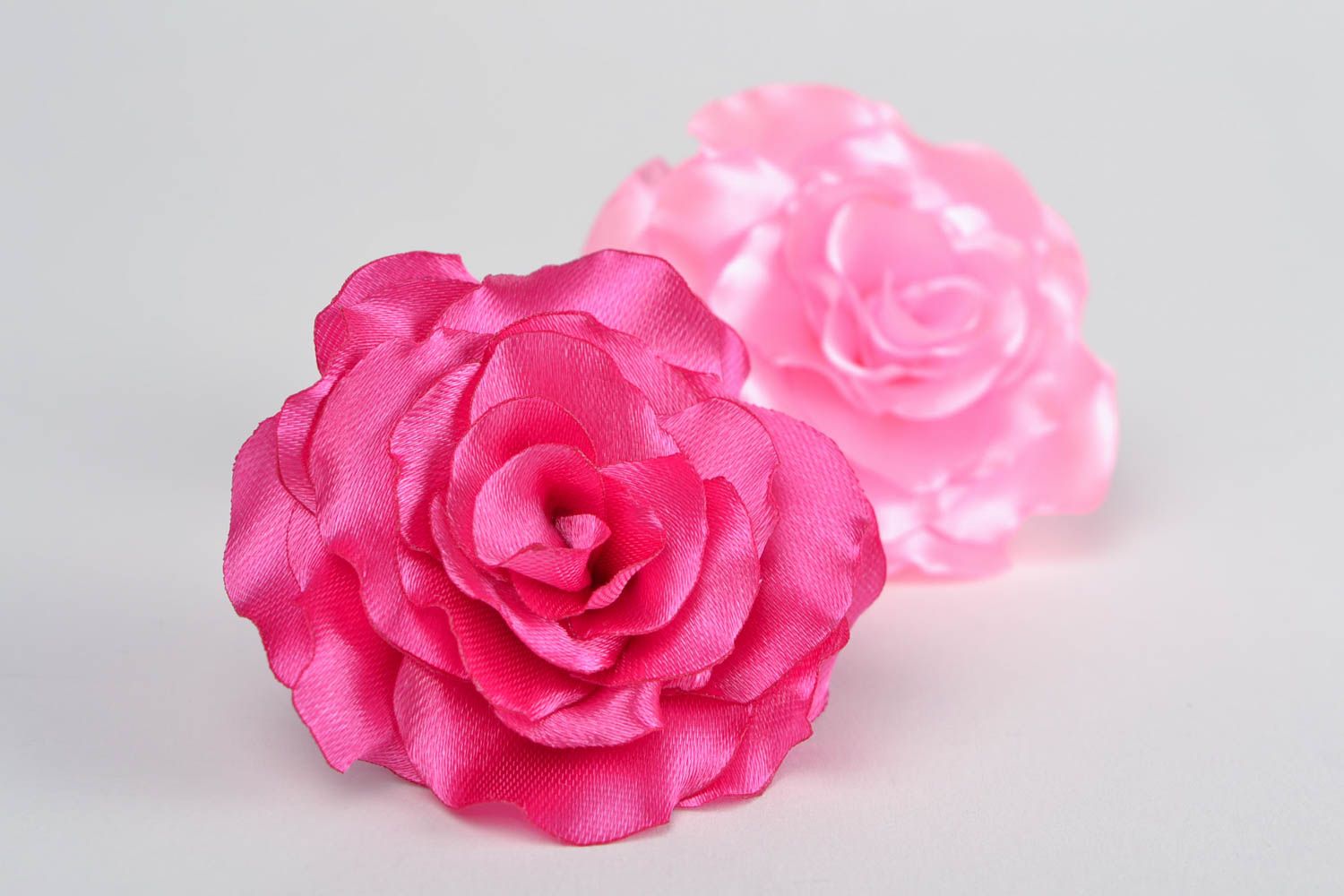 Blumen Haargummis Set in Rosa handmade aus Atlasbändern 2 Stück für Mädchen foto 3