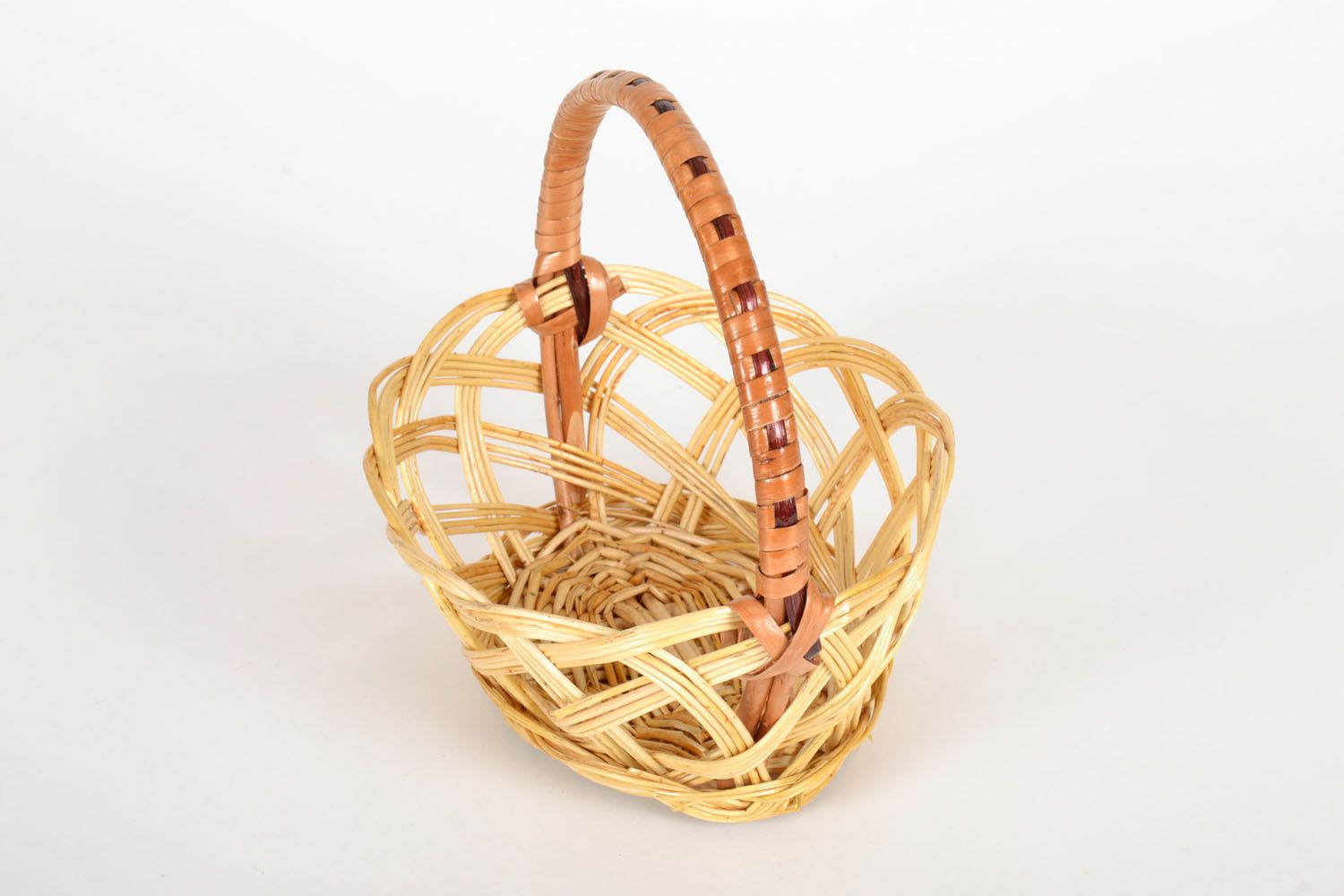 Decorative basket with handle  photo 4
