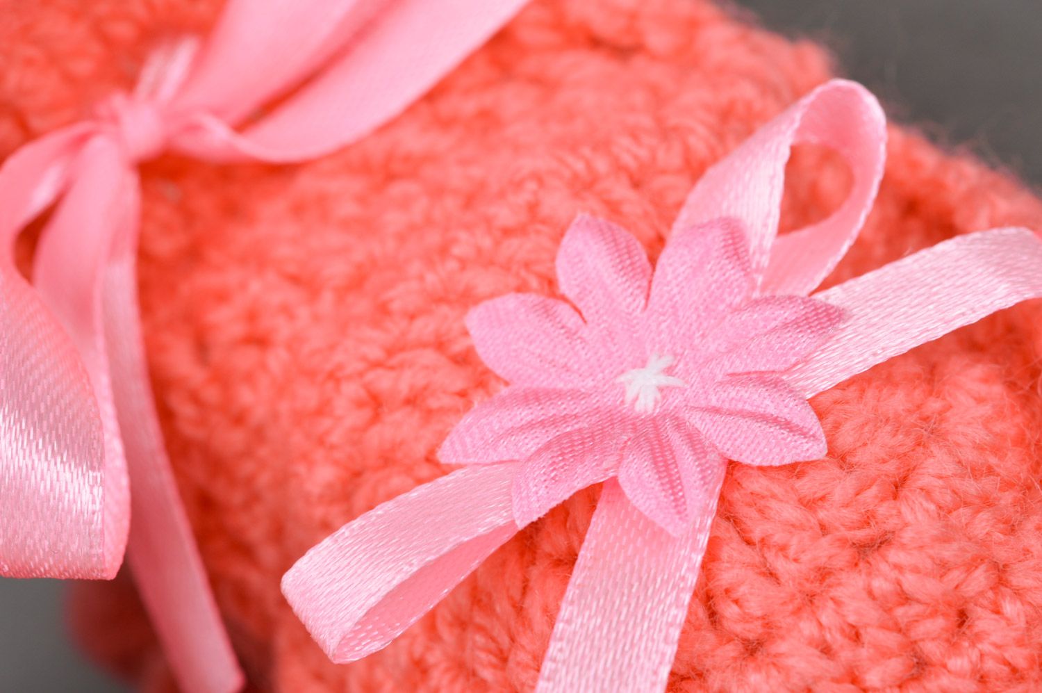 Patucos de bebé artesanales rosados con cintas de raso pequeños para niña foto 4