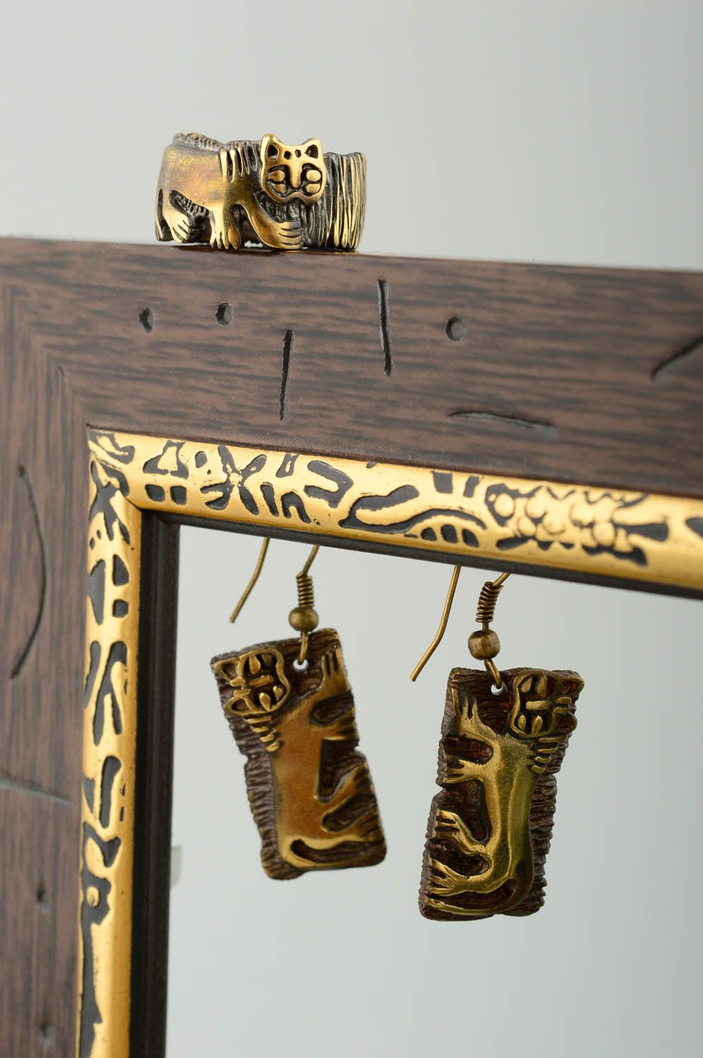 Комплект украшений ручной работы женское кольцо и модные серьги из бронзы Львы фото 1