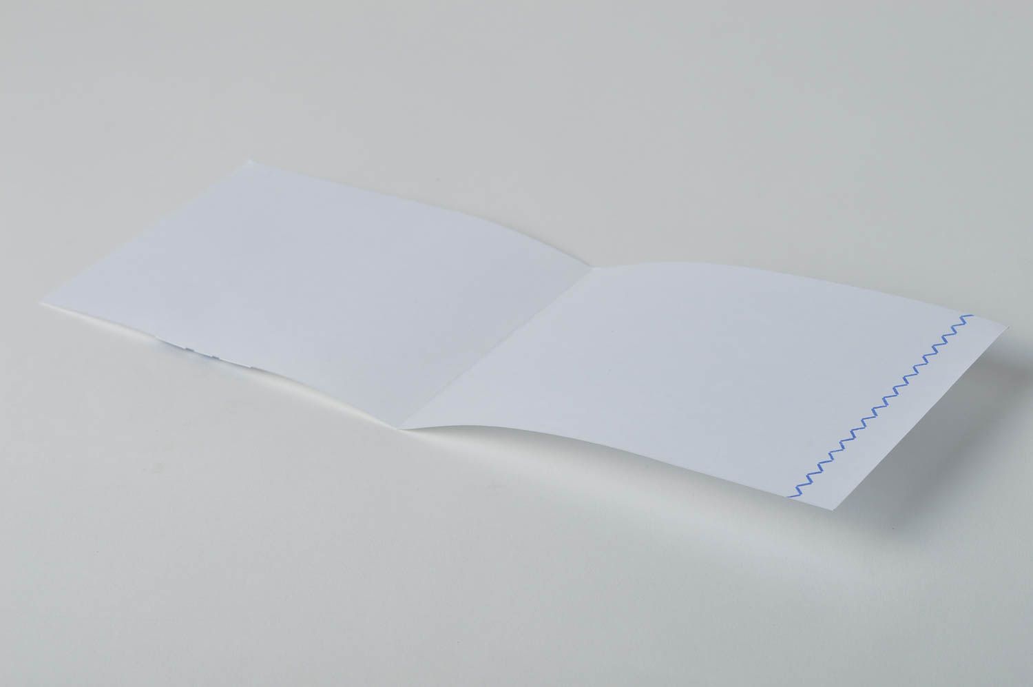 Carte de voeux design faite main blanc-bleu originale en carton Idée cadeau photo 3