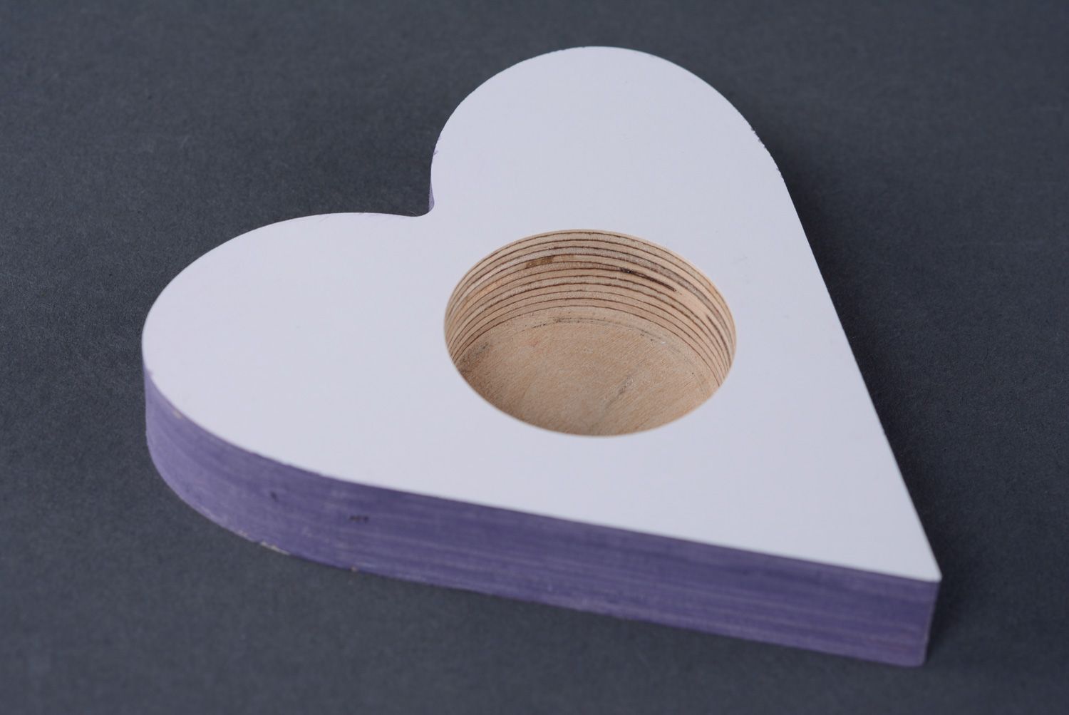 Candelero original con forma de corazón de chapa de madera  foto 1