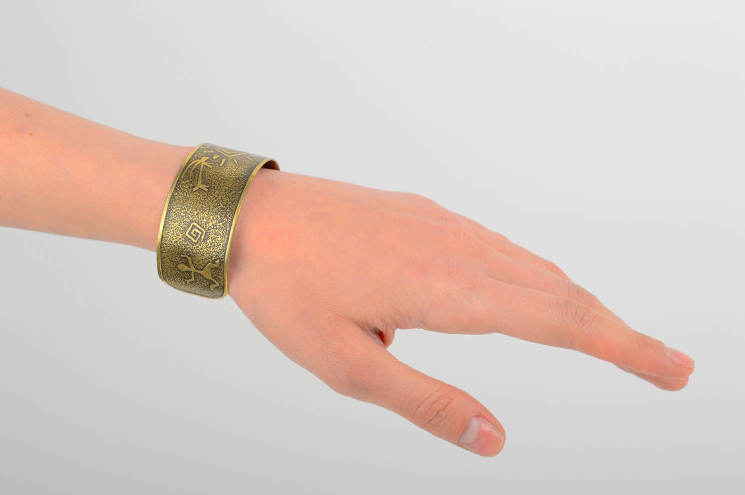 Handmade designer wide bracelet unusual metal accessory wrist bracelet photo 2