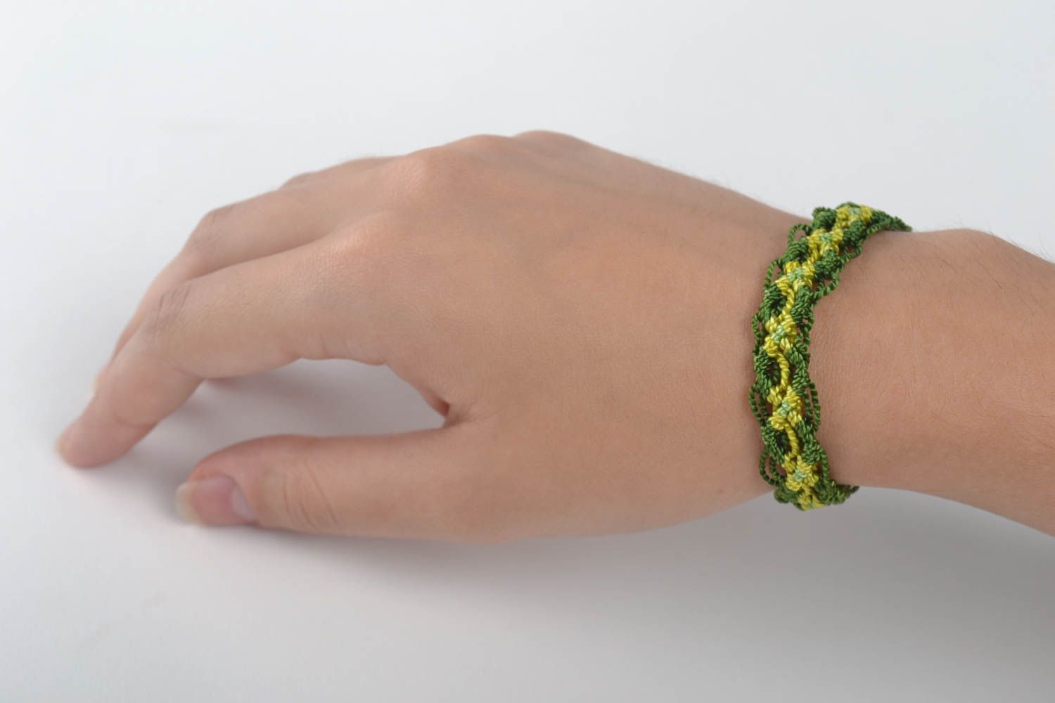 Pulsera de hilos hecha a mano verde accesorio para mujer regalo original foto 5