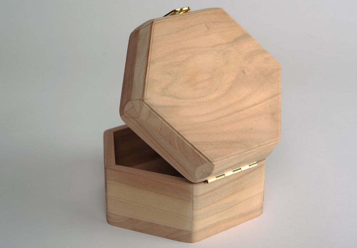 Caja de madera en blanco foto 5