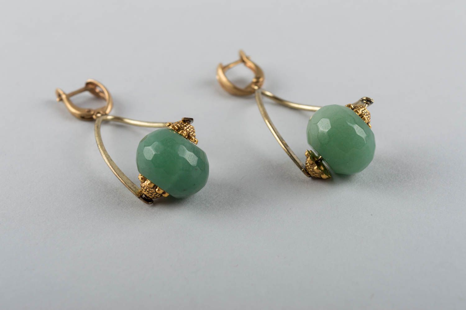 Boucles d'oreilles en pierres naturelles pendantes faites main vertes pour femme photo 3