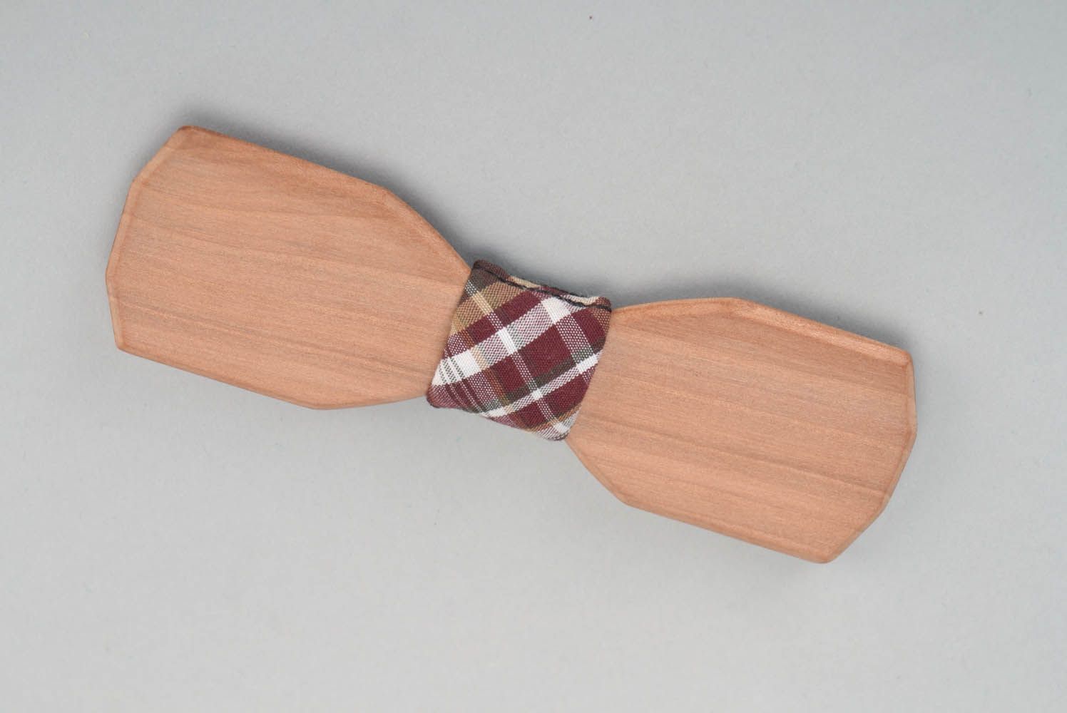 Bow tie made of pear wood  photo 2
