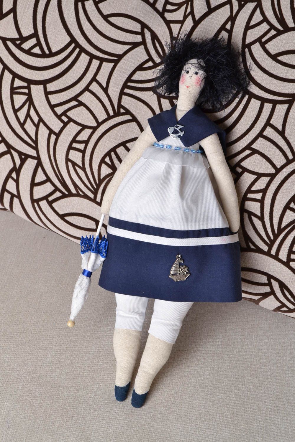 Авторская кукла ручной работы из тканей красивая для интерьера дома Морячка фото 1