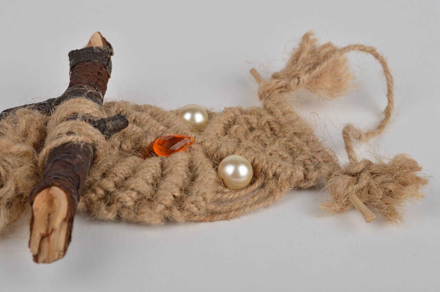 Панно сова макраме плетеное из бечевки на веточке с петелькой для декора дома фото 4