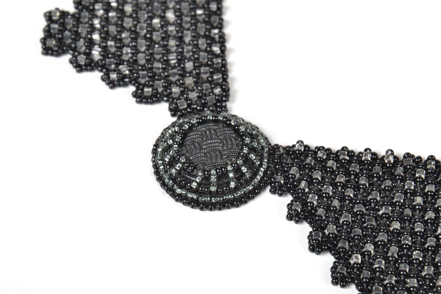 Beaded necklace collar photo 3