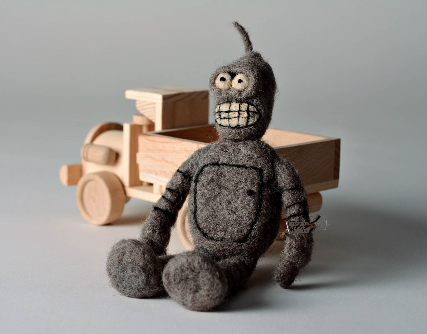 Декоративная игрушка шерстяная Робот фото 1