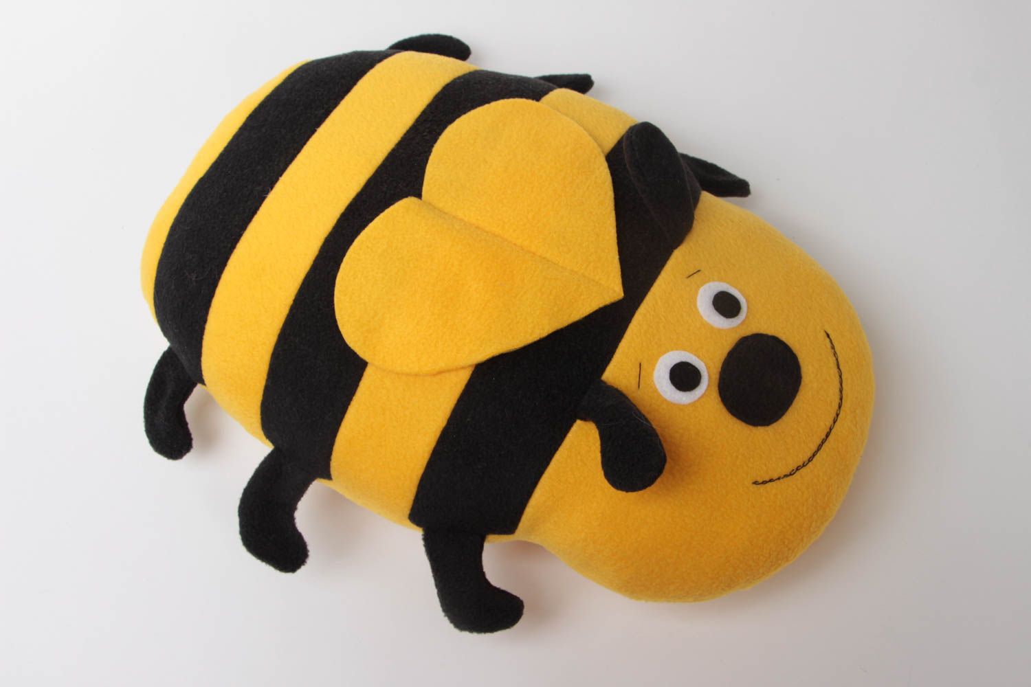 Coussin fait main en forme d'abeille jaune noir pour enfant ou décoratif photo 2