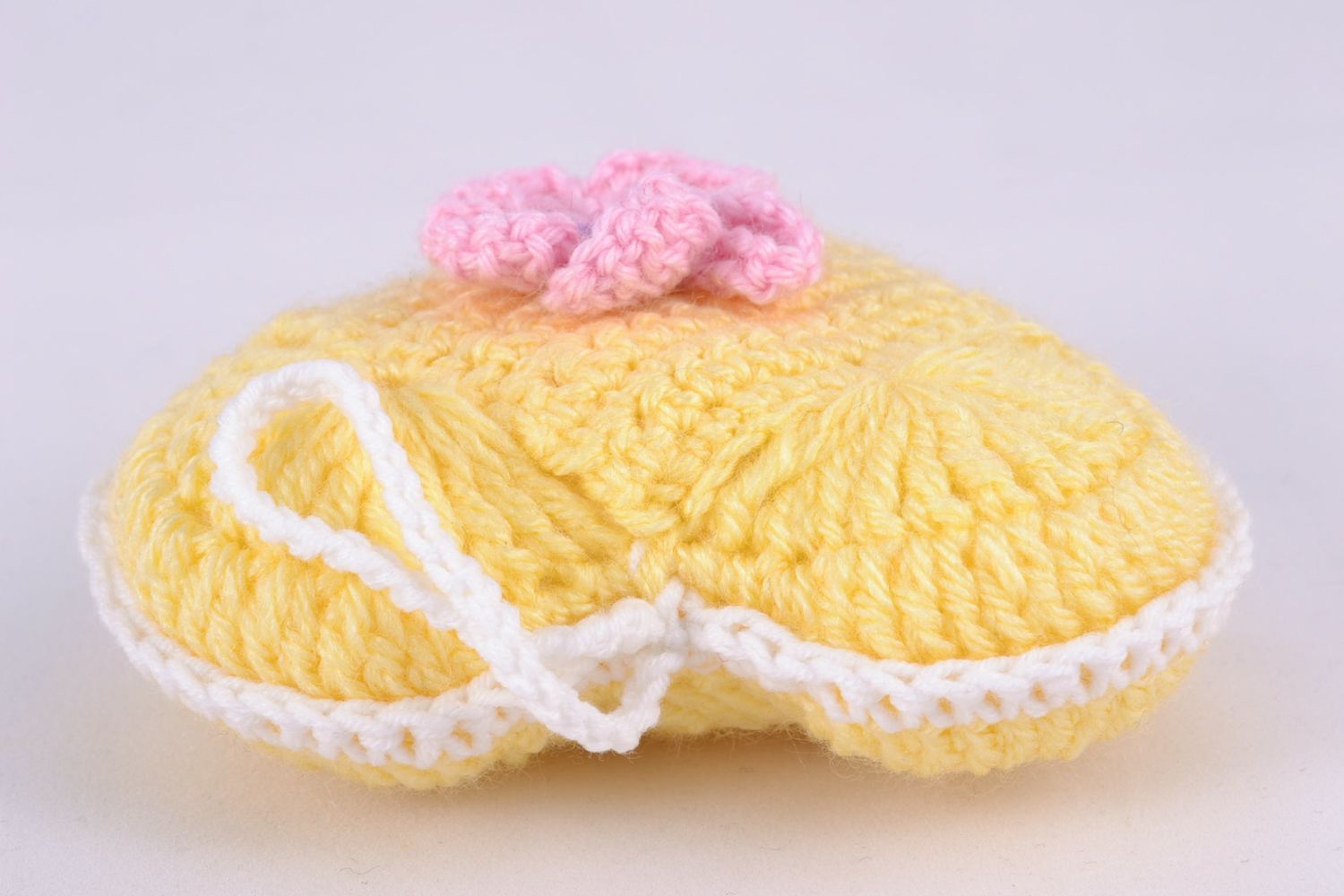 Petite peluche tricoté en forme de cœur jaune décorative originale faite main  photo 4