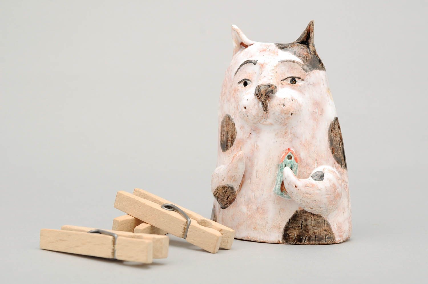 Statuette made of chamotte clay Kitty photo 1