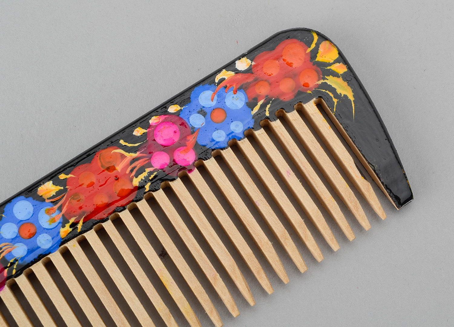 Comb with hole photo 2
