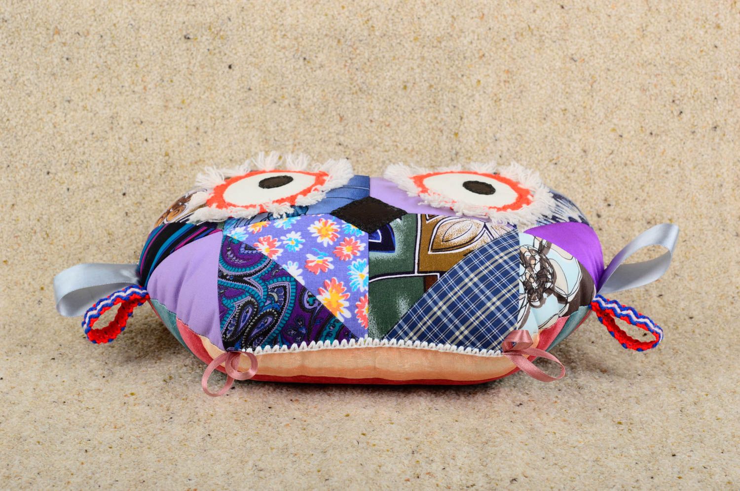 Игрушка-подушка хэнд мэйд интерьерная игрушка сова диванная подушка пэчворк фото 4