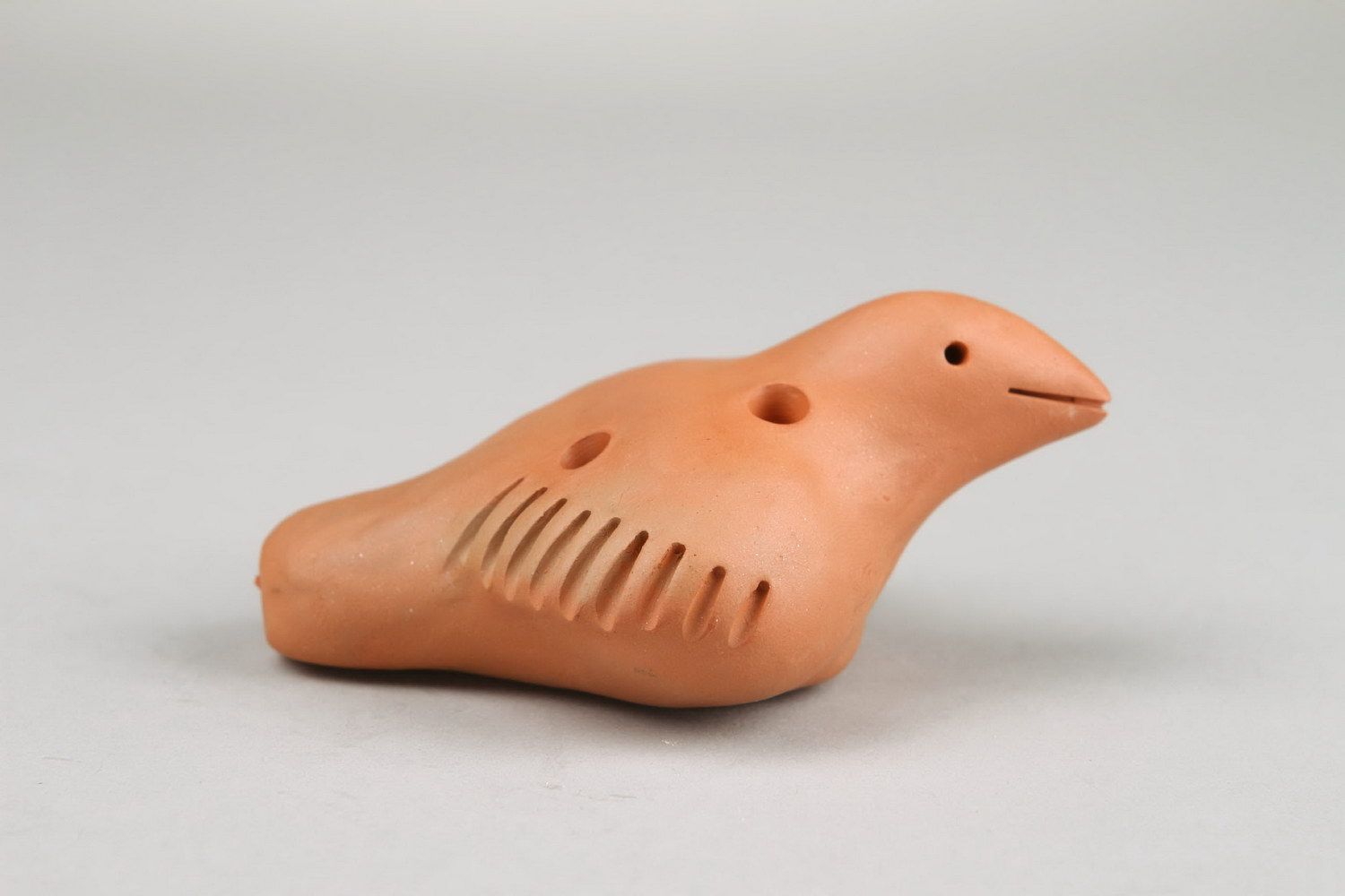 Керамическая свистулька в форме птички фото 2
