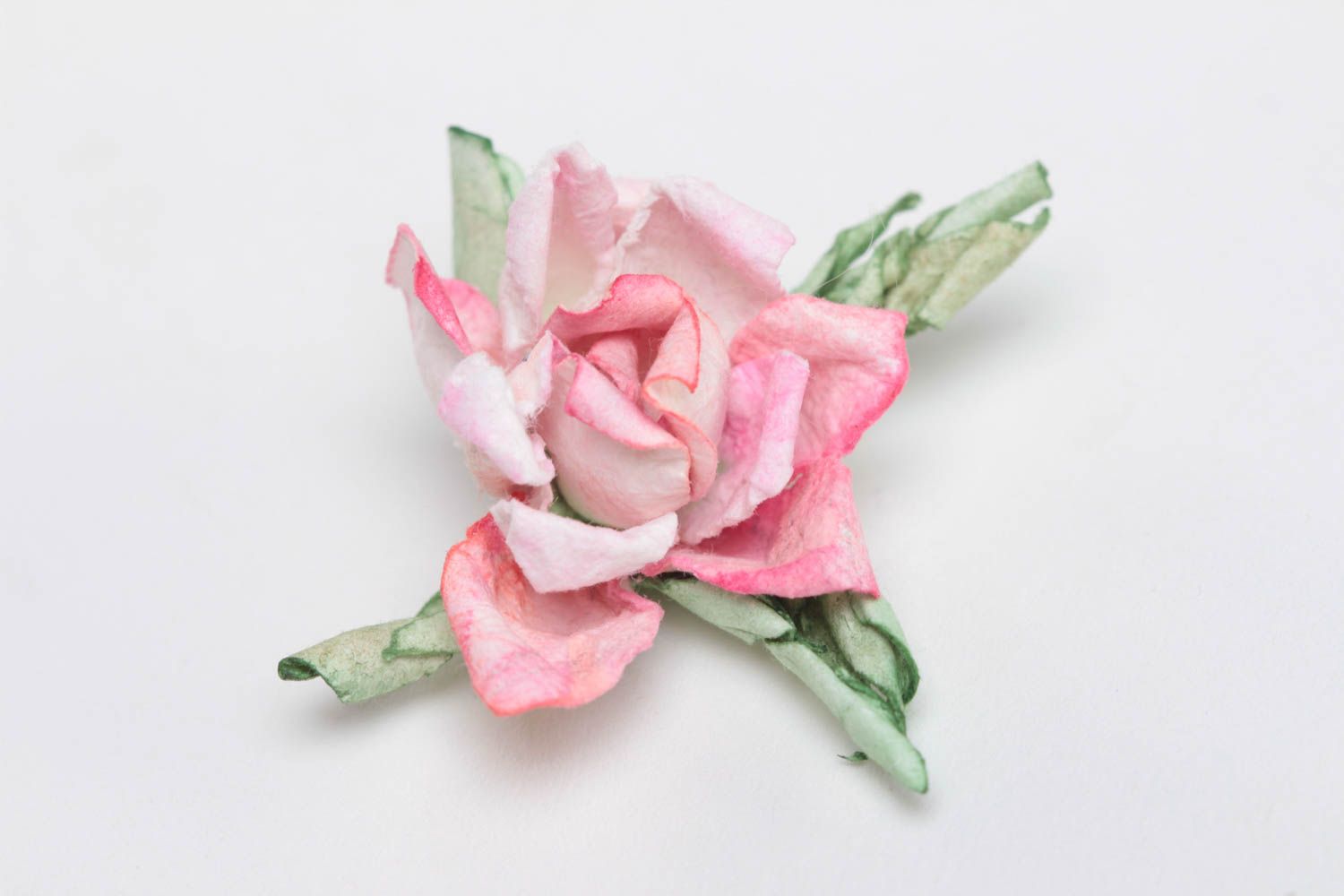 Flor de papel decorativa rosa para adornar tarjetas y libretas pintada original foto 2