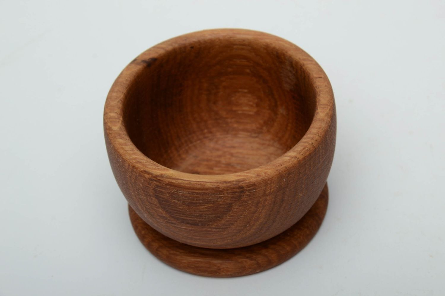 Wooden sauce boat covered with linseed oil photo 8