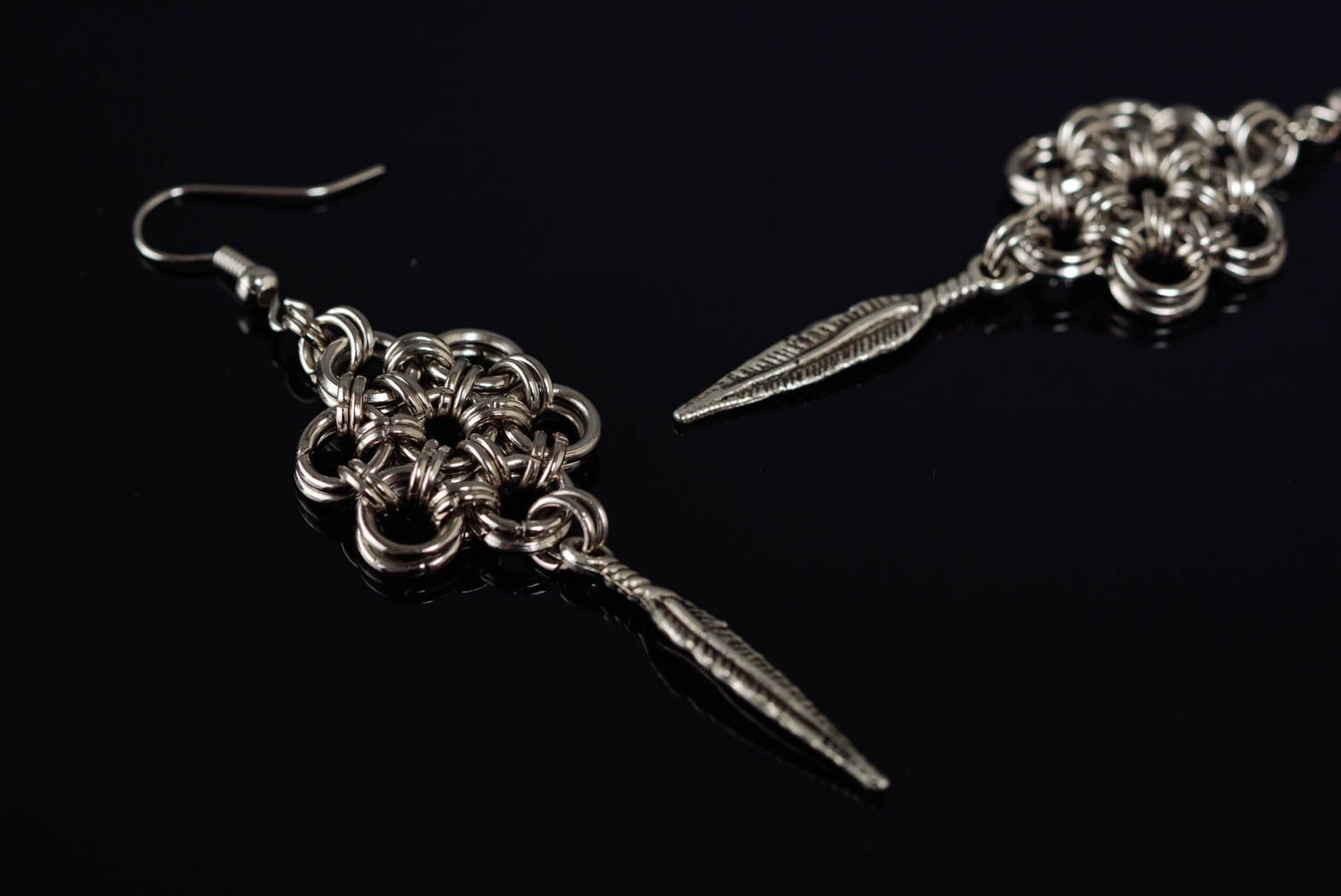 Boucles d'oreilles pendantes en mailles d'alliage de bijouterie faites main photo 4