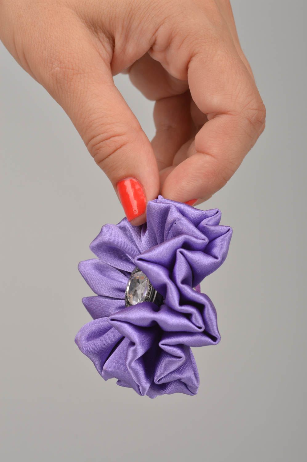 Резинка с цветком ручной работы аксессуар для волос детская резинка для волос фото 2