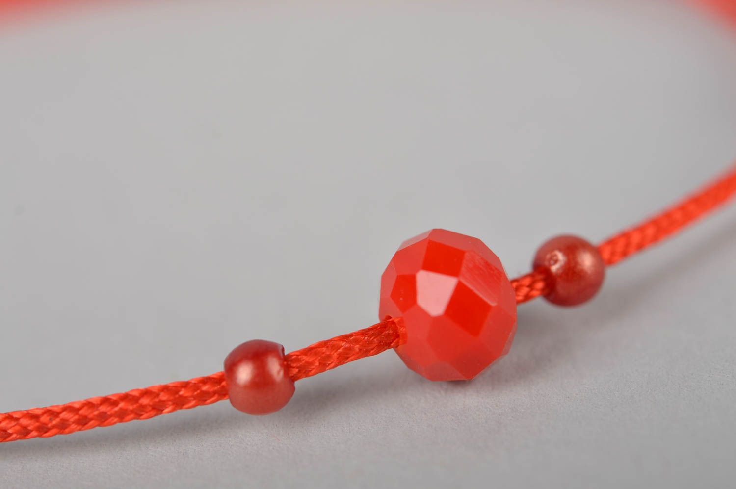 Handmade accessory beautiful wrist bracelet with bead red designer bracelet    photo 2