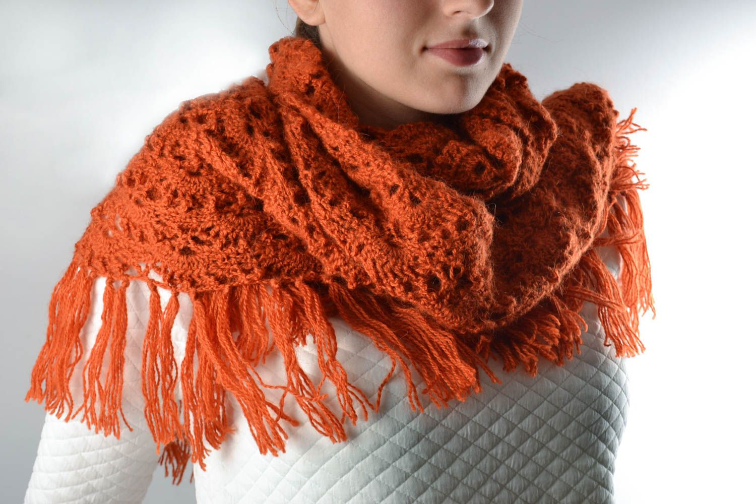 Écharpe tricotée en angora et acrylique orange avec frange ajourée faite main photo 1